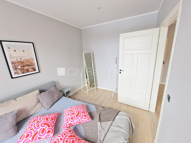 Фасадный дом, реновированный дом, закрытый двор, вход с улицы и со двора, Рига - изображение 11