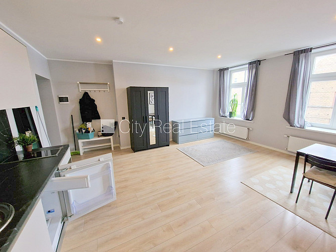 Фасадный дом, реновированный дом, закрытый двор, вход с улицы и со двора, Рига - изображение 6