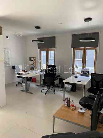 Фасадный дом, реновированный дом, вход с улицы, полная отделка , совмещённый Rīga