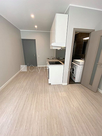 Фасадный дом, реновированный дом, благоустроенный озеленённый двор, закрытый Рига - изображение 16