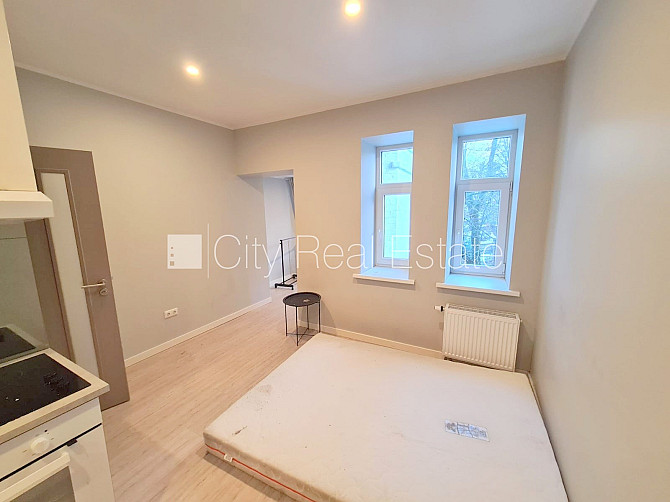 Фасадный дом, реновированный дом, благоустроенный озеленённый двор, закрытый Рига - изображение 3