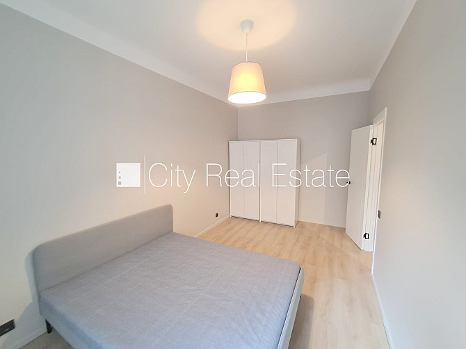 Фасадный дом, реновированный дом, закрытый двор, вход с улицы и со двора, лифт, Рига - изображение 15