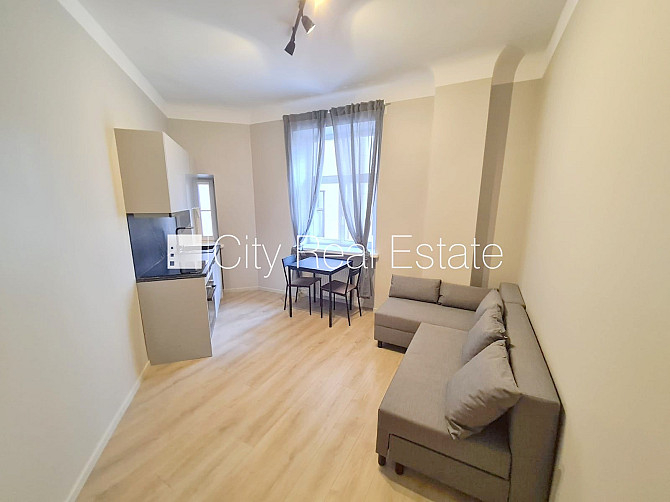 Фасадный дом, реновированный дом, закрытый двор, вход с улицы и со двора, лифт, Рига - изображение 9