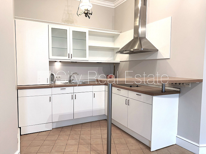 Дом во дворе, реновированный дом, закрытая территория, вход со двора, лифт, Рига - изображение 2