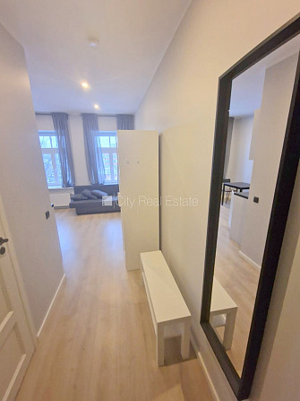 Фасадный дом, реновированный дом, закрытый двор, вход с улицы и со двора, Рига - изображение 8