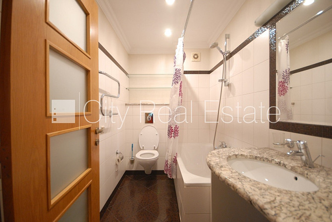 Jaunceltne, pagalma ēka, energo efektīva māja, ieeja no pagalma, puspagrabs, ir lifts, logi Rīga - foto 18