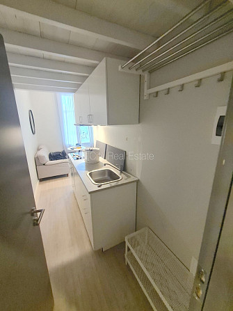 Фасадный дом, реновированный дом, закрытый двор, вход с улицы, лестничная клетка Рига - изображение 7