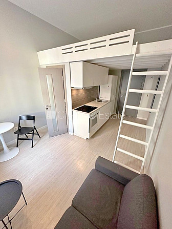 Фасадный дом, реновированный дом, закрытый двор, вход с улицы, лестничная клетка Рига - изображение 1