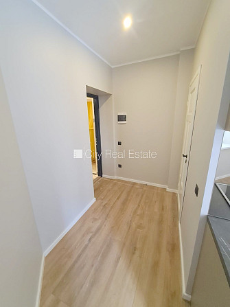 Фасадный дом, реновированный дом, закрытый двор, вход с улицы и со двора, Рига - изображение 10