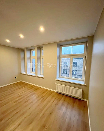 Фасадный дом, реновированный дом, закрытый двор, вход со двора, лестничная клетка Рига - изображение 4