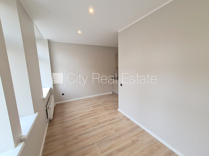 Фасадный дом, реновированный дом, закрытый двор, вход со двора, лестничная клетка Рига - изображение 10