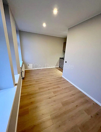 Фасадный дом, реновированный дом, закрытый двор, вход со двора, лестничная клетка Рига - изображение 6