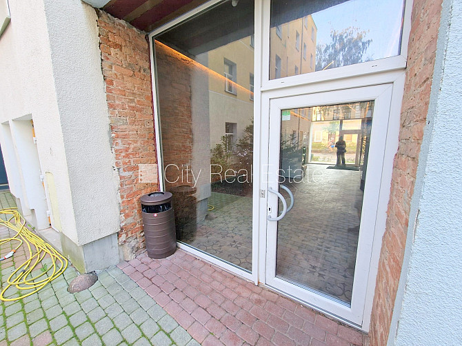 Здание во дворе, реновированный дом, закрытый двор, вход с улицы и со двора, Рига - изображение 10