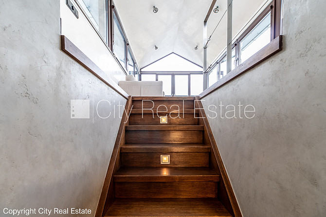 Фасадный дом, реновированный дом, закрытый двор, подземная стоянка, вход с улицы, Рига - изображение 15