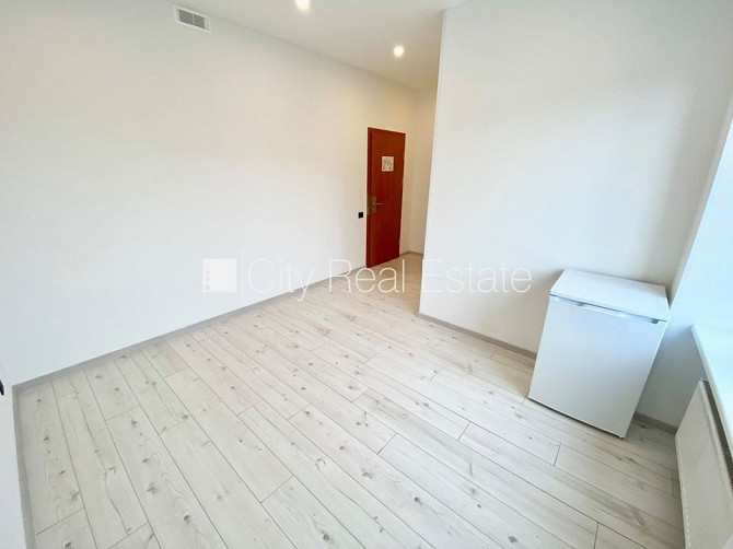 Фасадный дом, реновированный дом, вход с улицы, лифт, лестничная клетка после Рига - изображение 3