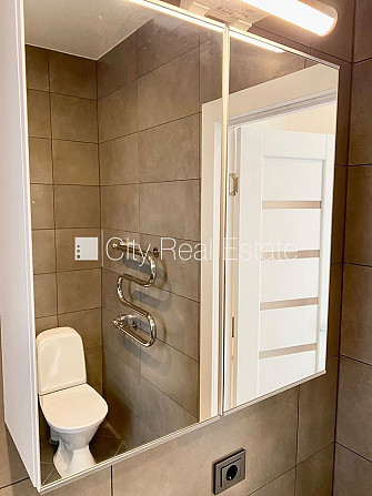 Фасадный дом, реновированный дом, вход с улицы, лифт, лестничная клетка после Рига - изображение 10