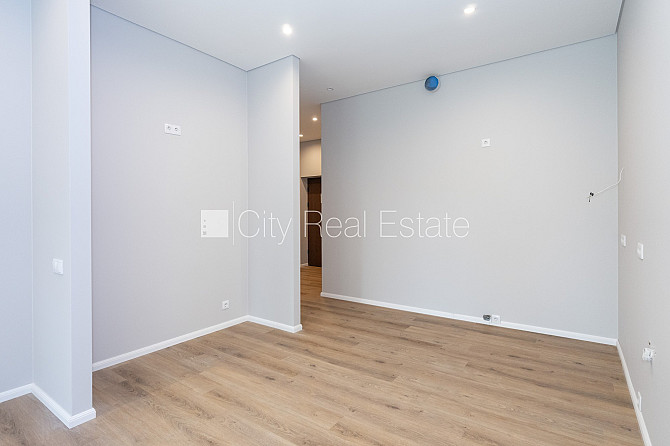 Новостройка, благоустроенная озеленённая территория, подъездная дорога покрыта Юрмала - изображение 4