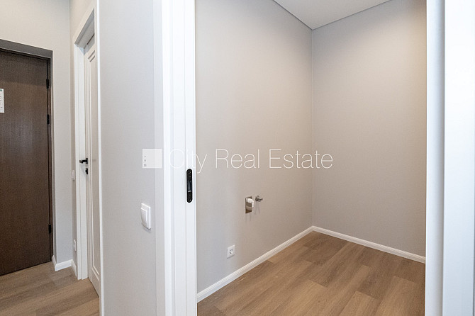 Новостройка, благоустроенная озеленённая территория, подъездная дорога покрыта Юрмала - изображение 14