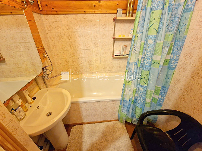 Земля в собственности, вход с улицы, лестничная клетка без ремонта, лоджия, окна Юрмала - изображение 20