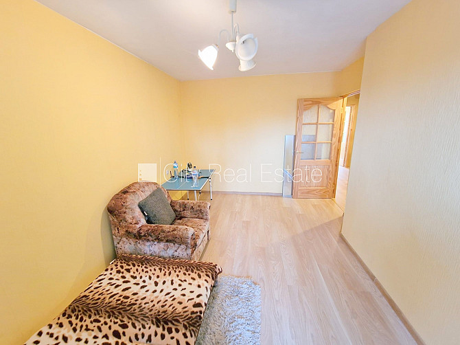 Земля в собственности, вход с улицы, лестничная клетка без ремонта, лоджия, окна Юрмала - изображение 16