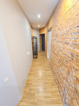 Здание во дворе, реновированный дом, закрытый двор, вход с улицы и со двора, Рига - изображение 6