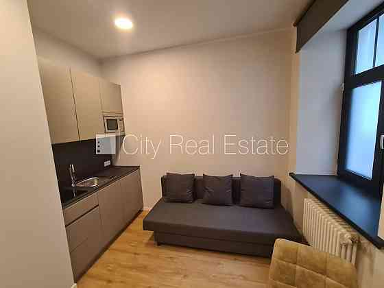 Здание во дворе, реновированный дом, закрытый двор, вход со двора, лифт, Рига