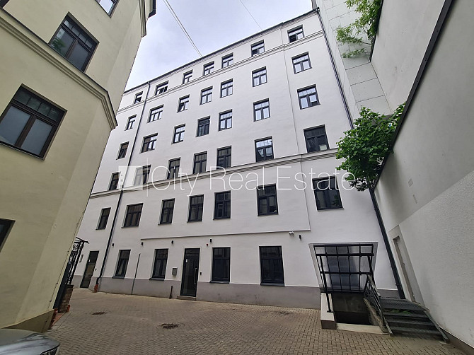 Здание во дворе, реновированный дом, закрытый двор, вход со двора, лифт, Рига - изображение 18