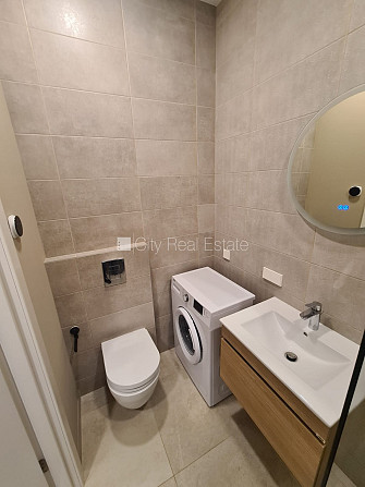 Здание во дворе, реновированный дом, закрытый двор, вход со двора, лифт, Рига - изображение 12