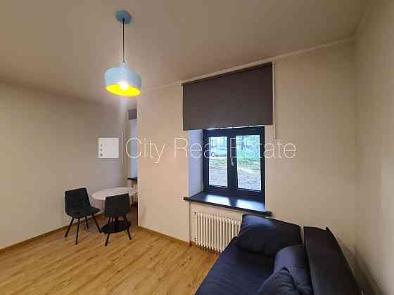 Здание во дворе, реновированный дом, закрытый двор, вход со двора, лифт, Рига