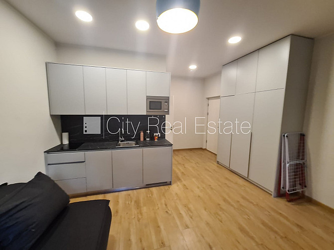 Здание во дворе, реновированный дом, закрытый двор, вход со двора, лифт, Рига - изображение 16