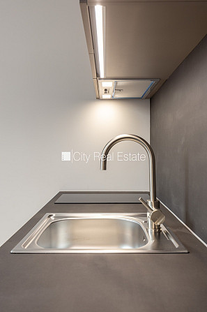 Здание во дворе, реновированный дом, закрытый двор, вход со двора, лифт, Рига - изображение 14