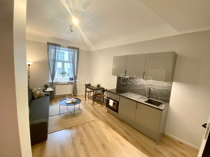 Фасадный дом, реновированный дом, закрытый двор, вход с улицы и со двора, лифт, Рига - изображение 4