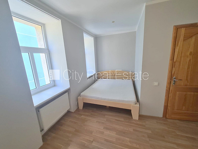 Фасадный дом, реновированный дом, фасад с декоративной штукатуркой, закрытый Рига - изображение 8