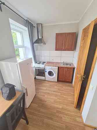 Здание во дворе, реновированный дом, закрытый двор, вход с улицы и со двора, Рига