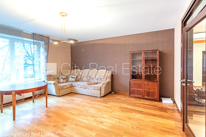 Jaunceltne, pagalma ēka, slēgts pagalms, ir lifts, divi balkoni, logi vērsti uz pagalma pusi, Rīga - foto 20