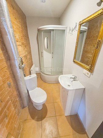 Здание во дворе, реновированный дом, закрытый двор, вход с улицы и со двора, Рига - изображение 9