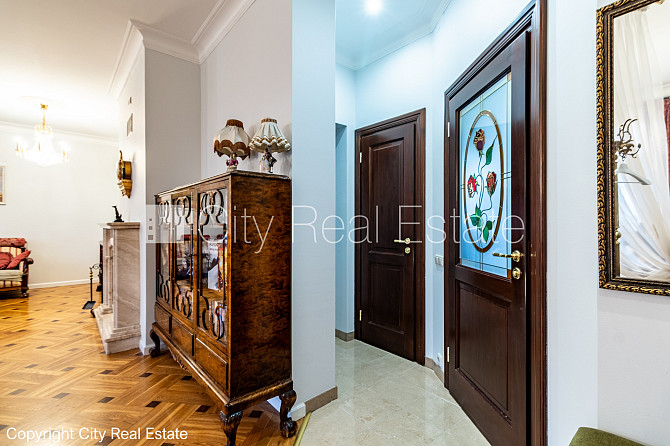 Фасадный дом, окна выходят в обе стороны дома, смежно-изолированные комнаты, Рига - изображение 8