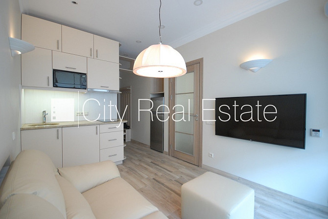 Новостройка, благоустроенная озеленённая территория, закрытый двор, территория Рига - изображение 3