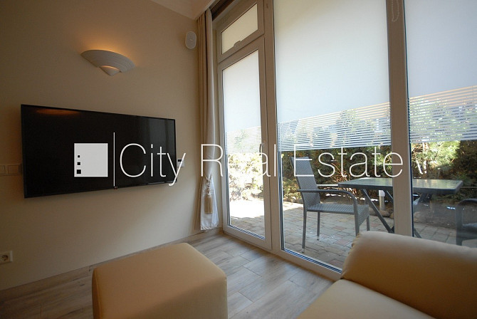 Новостройка, благоустроенная озеленённая территория, закрытый двор, территория Рига - изображение 4