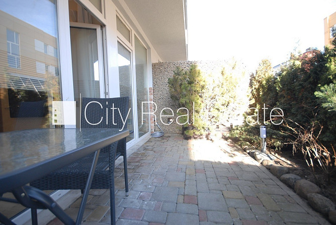 Новостройка, благоустроенная озеленённая территория, закрытый двор, территория Рига - изображение 11