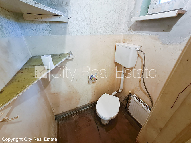 Благоустроенный озеленённый двор, территория обнесена забором, вход с улицы и со Рига - изображение 18