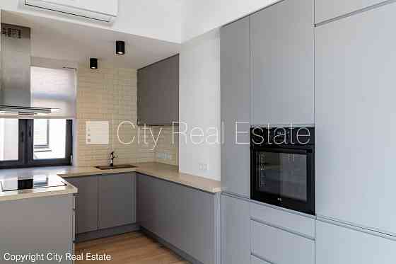 Новостройка, здание во дворе, закрытый двор, возможность аренды парковки, вход со Рига