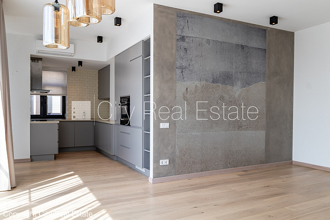 Новостройка, здание во дворе, закрытый двор, возможность аренды парковки, вход со Рига - изображение 1