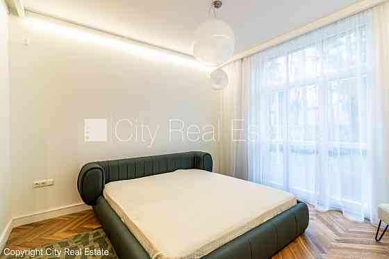 Частный дом, количество квартир в здании 4 шт., благоустроенный озеленённый двор, Рига