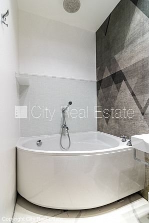 Частный дом, количество квартир в здании 4 шт., благоустроенный озеленённый двор, Рига - изображение 10