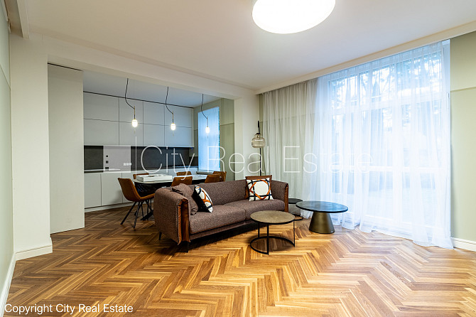 Частный дом, количество квартир в здании 4 шт., благоустроенный озеленённый двор, Рига - изображение 1