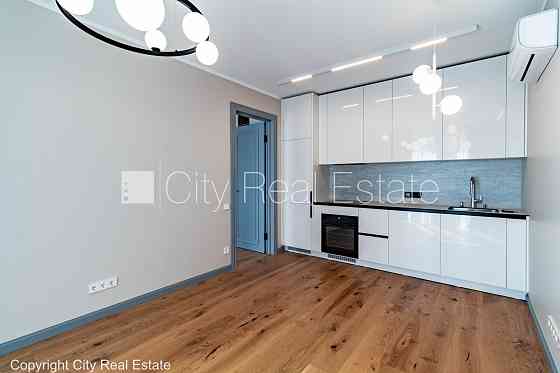 Новостройка, здание во дворе, возможность аренды парковки, во дворе детская Рига