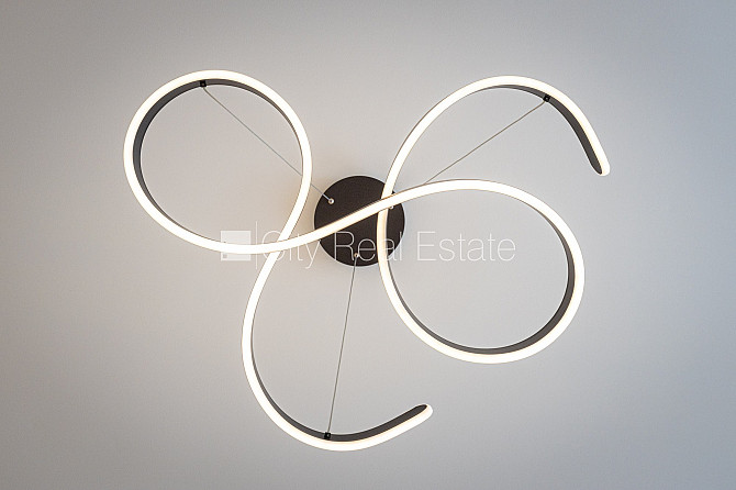 Фасадный дом, реновированный дом, благоустроенный озеленённый двор, закрытый Рига - изображение 3