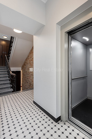 Фасадный дом, реновированный дом, благоустроенный озеленённый двор, закрытый Рига - изображение 19