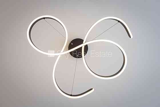 Фасадный дом, реновированный дом, благоустроенный озеленённый двор, закрытый Рига